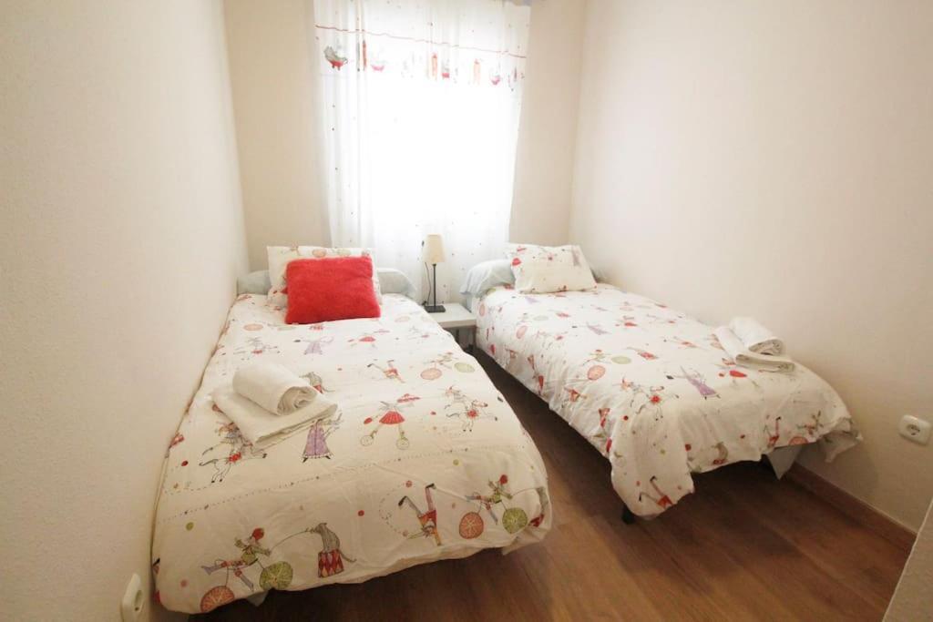 Sevilla Clasica: Amigos Y Familia. Parking Gratis! Экстерьер фото